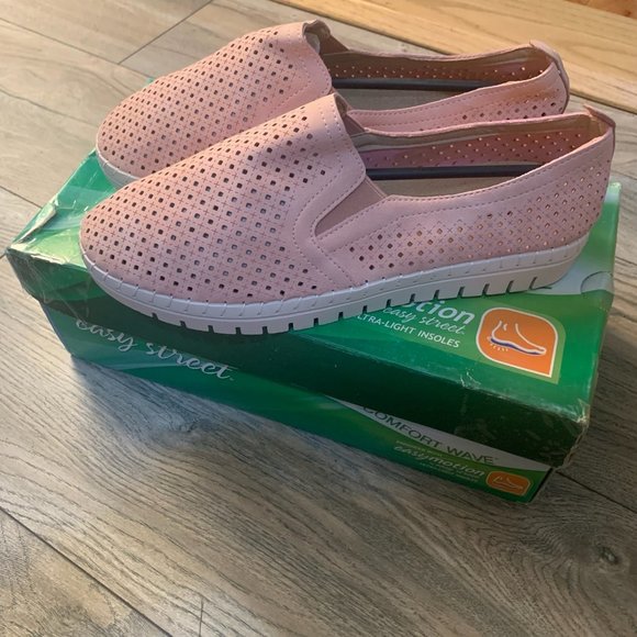 NWT EASY STREET FRESH SLIP ON‎ PERFORATED SNEAKER SHOES BLUSH GORE 7.5 - Picture 4 of 11